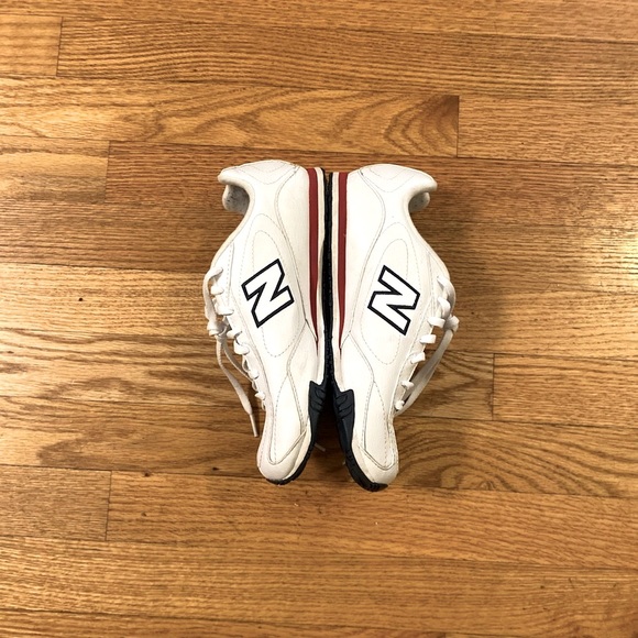 New Balance - Picture 2 of 5